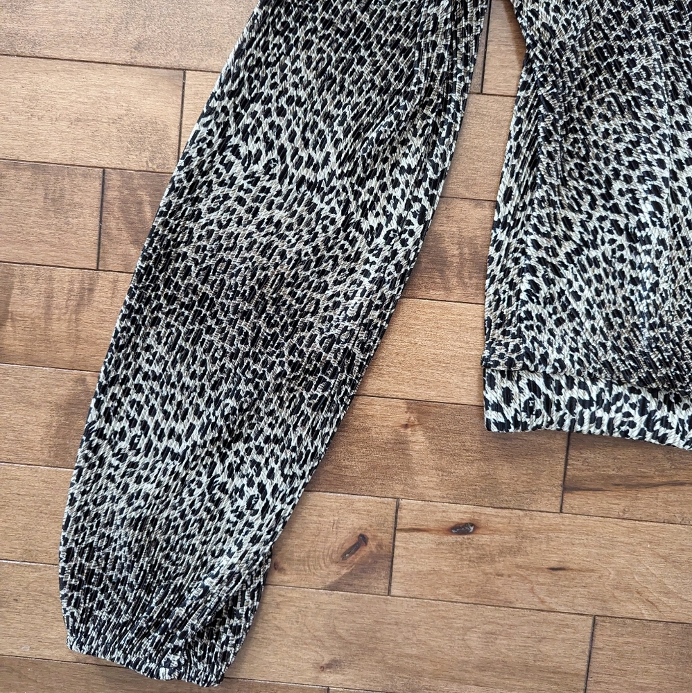 Dynamite Cropped Animal Print Silky Wrap Top Blouse - Picture 8 of 11